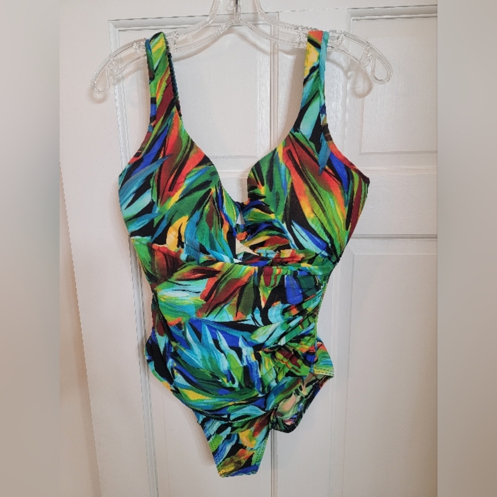 Ladies plus size tropical pattern swimsuit Miraclesuit size 18